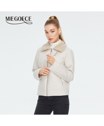 2023 New Spring Autumn Simple Solid Color Short Coat Fur Collar Women's Quilted Jacket Streetwear Casual Parka C23665 $100.05...