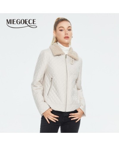 2023 New Spring Autumn Simple Solid Color Short Coat Fur Collar Women's Quilted Jacket Streetwear Casual Parka C23665 $100.05...